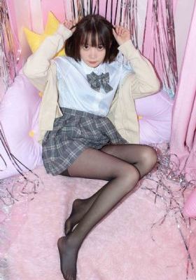 欧美羽绒服女长款_BD英语完整在线观看