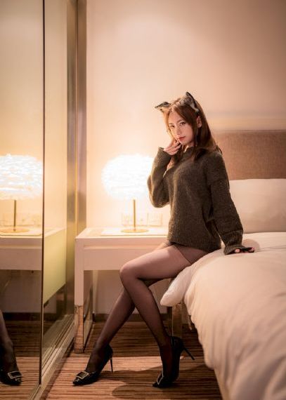 欧美明星穿背带裤街拍_剧情片在线播放