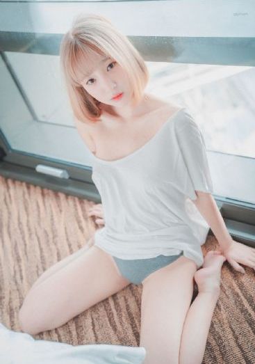 欧美模特内衣写真秀_高清韩国电影在线观看