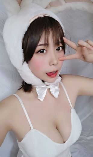 国产真人漫画明星专区_1080天堂在线