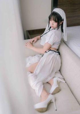 90后极品粉嫩小泬20p麻豆_BD英语高清完整版