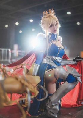 奥迪q8试驾视频欧美_短视频完整无删减版